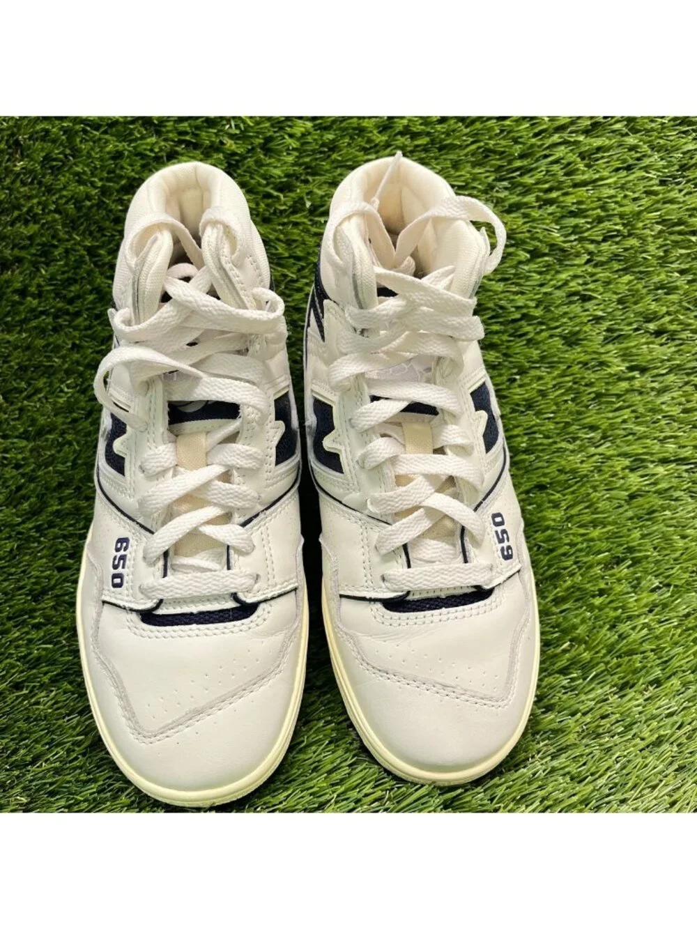 New Balance 650R Boys Size 4Y Cream Blue Athletic Outdoor Leather Shoes Sneakers